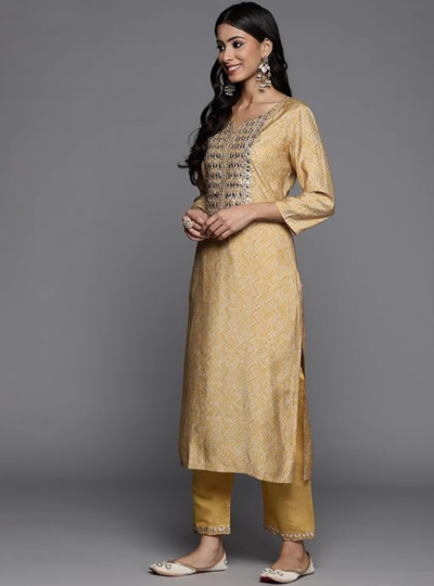 VARANGA digital printed embroidered kurta with straight pant and embroidered dupatta by Aradhya